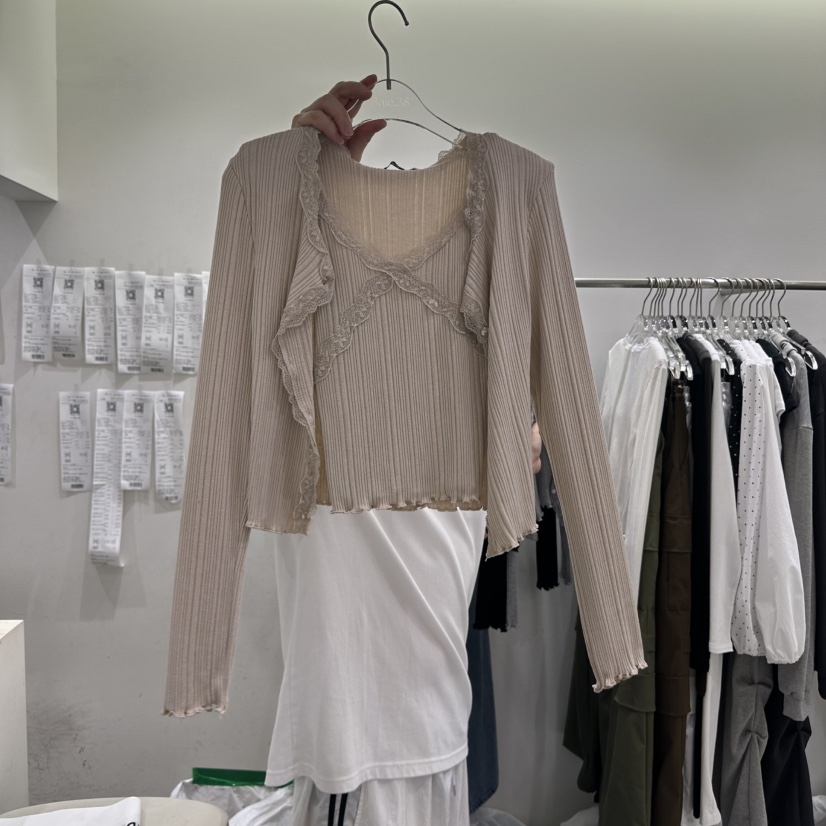 服裝服飾批發行業的機遇與挑戰 解析編號250813-0366背后的市場趨勢